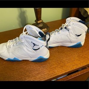 Air Jordan 7 in youth. 8.5 in women. GENTLY WORN